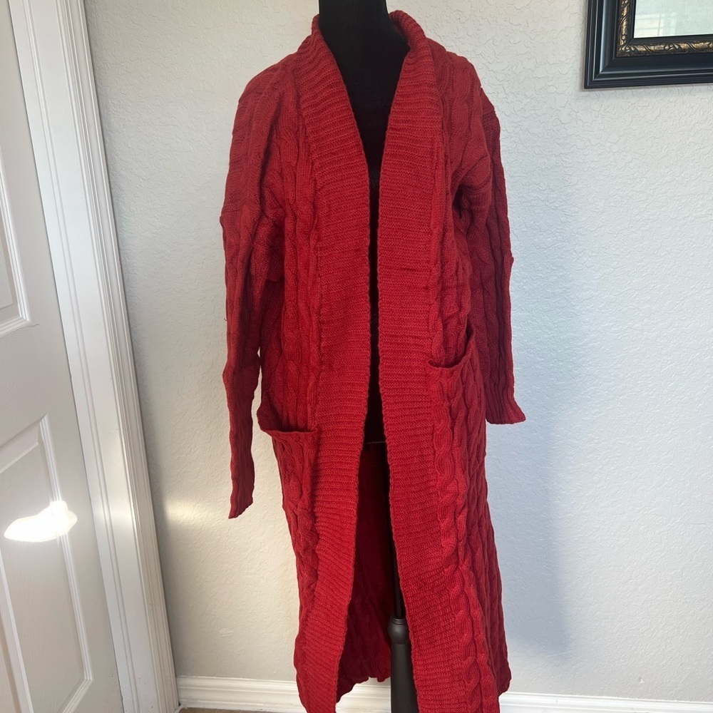 Women's Red Cable Knit Cardigan caja 5 - Picture 2 of 3